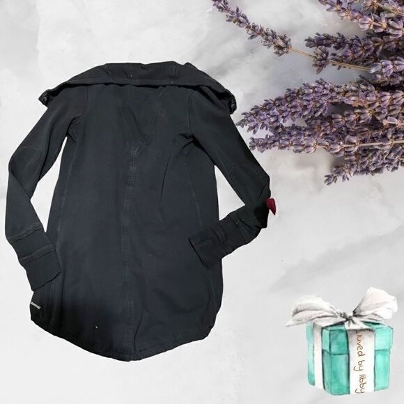 Size 4 Black Lululemon Savasana Wrap - Picture 3 of 7